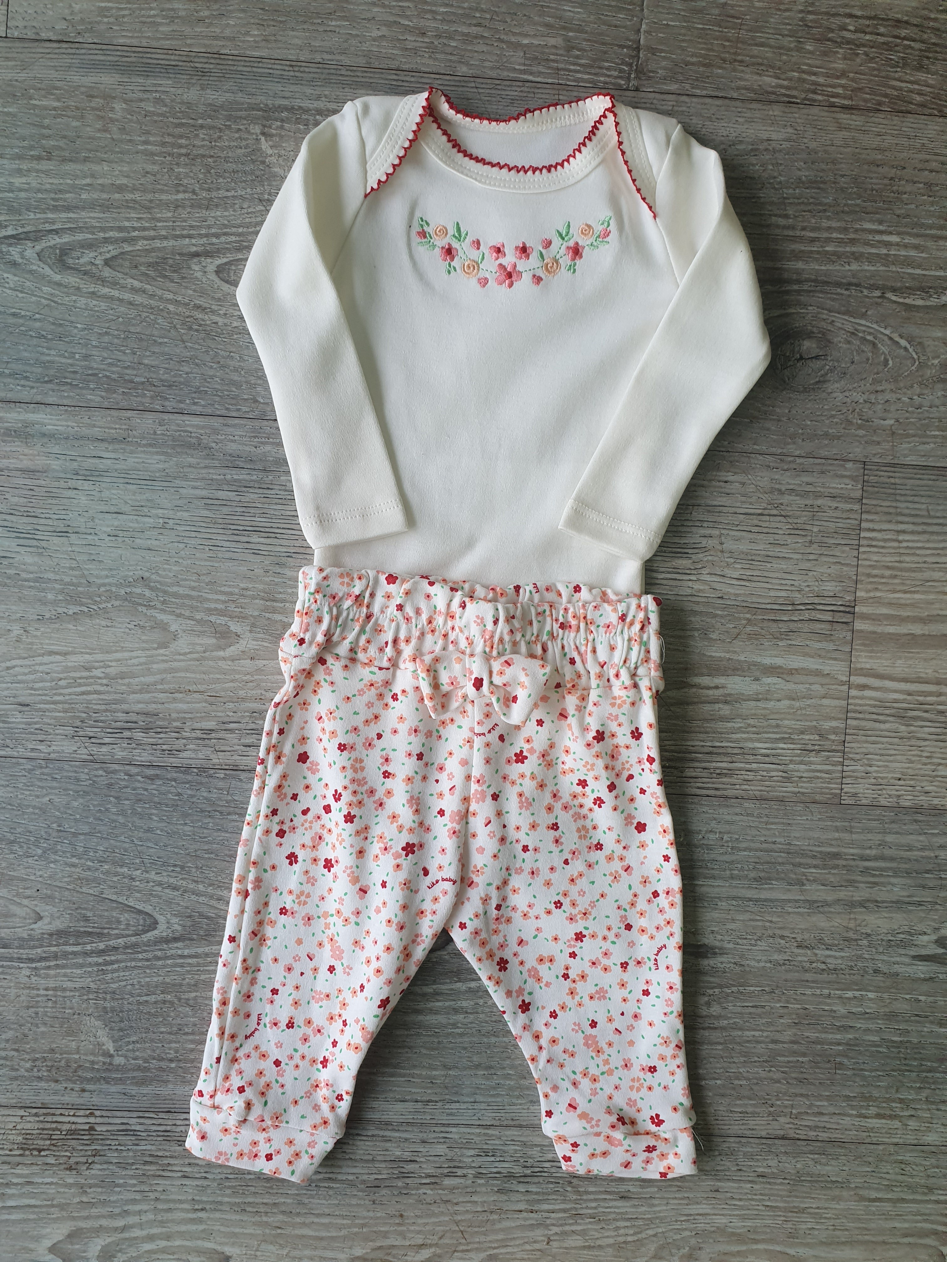 Conjunto Flores